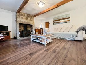 Lounge- click for photo gallery